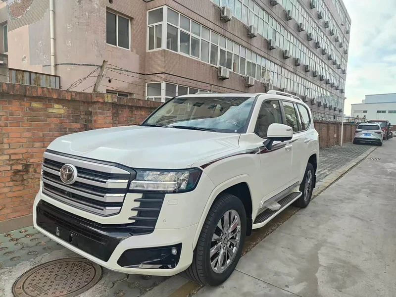 Toyota Land Cruiser (Imported) — фото 1