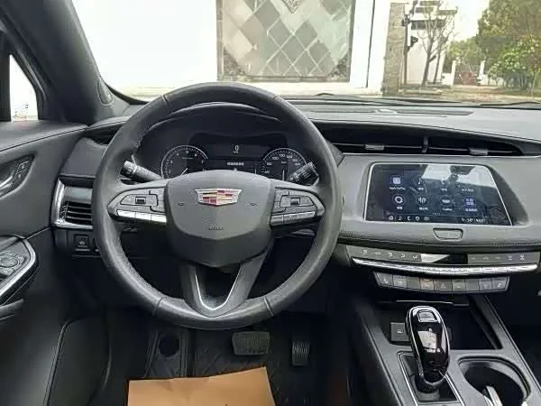 Cadillac XT4 — фото 4