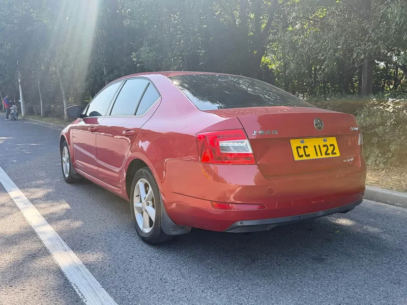 Volkswagen Octavia — фото 5