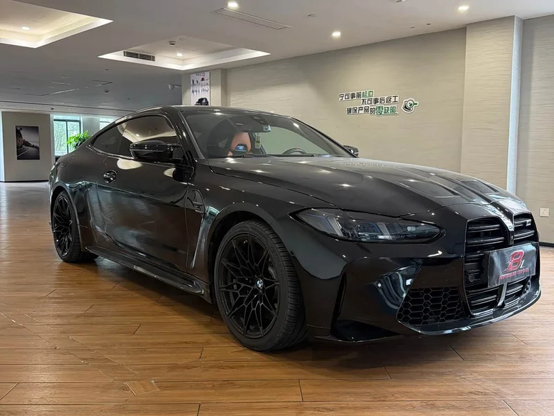 BMW M4 — фото 1