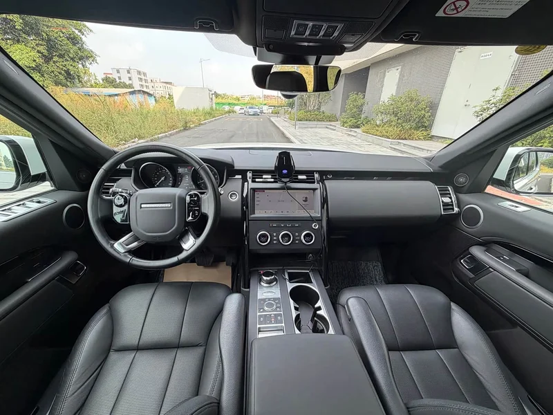 Land Rover Discovery — фото 17
