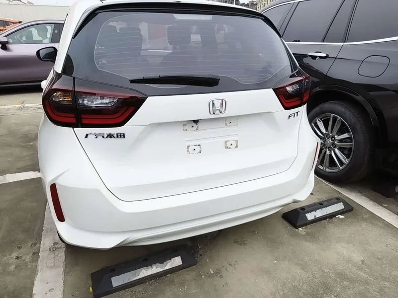 Honda Fit — фото 4