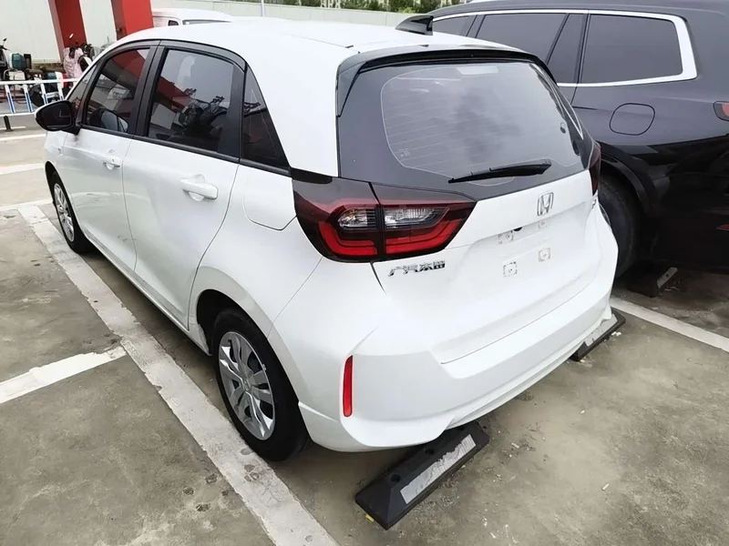 Honda Fit — фото 5