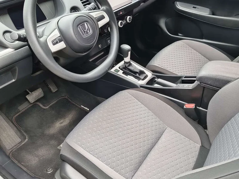 Honda Fit — фото 7