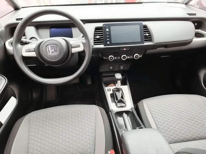 Honda Fit — фото 10