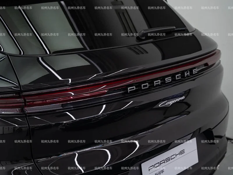 Porsche Cayenne — фото 12