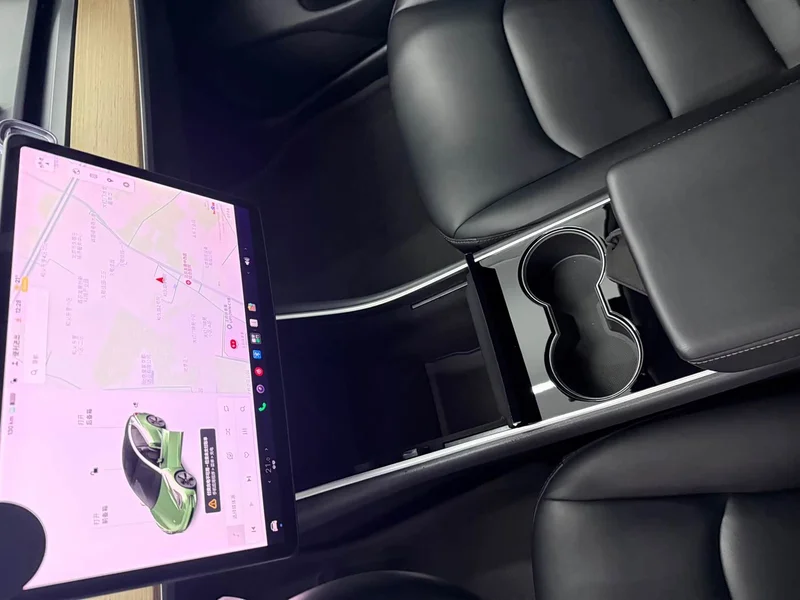 Tesla Model 3 — фото 11