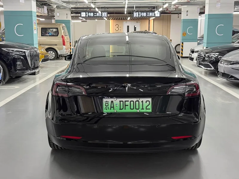 Tesla Model 3 — фото 14
