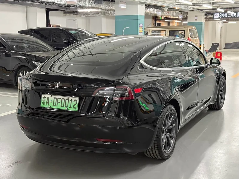 Tesla Model 3 — фото 15