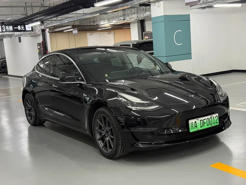 Tesla Model 3 — фото 3