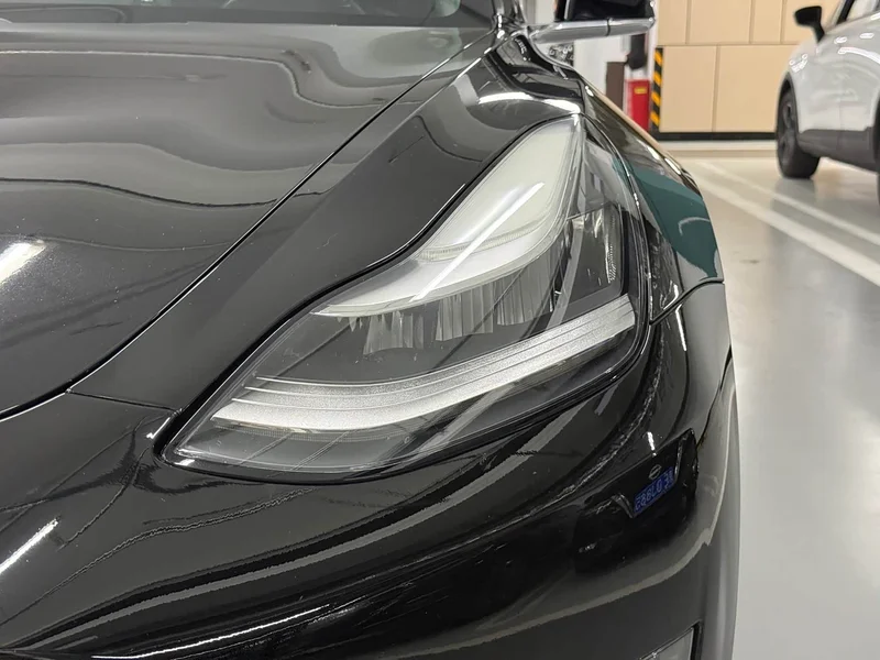 Tesla Model 3 — фото 4