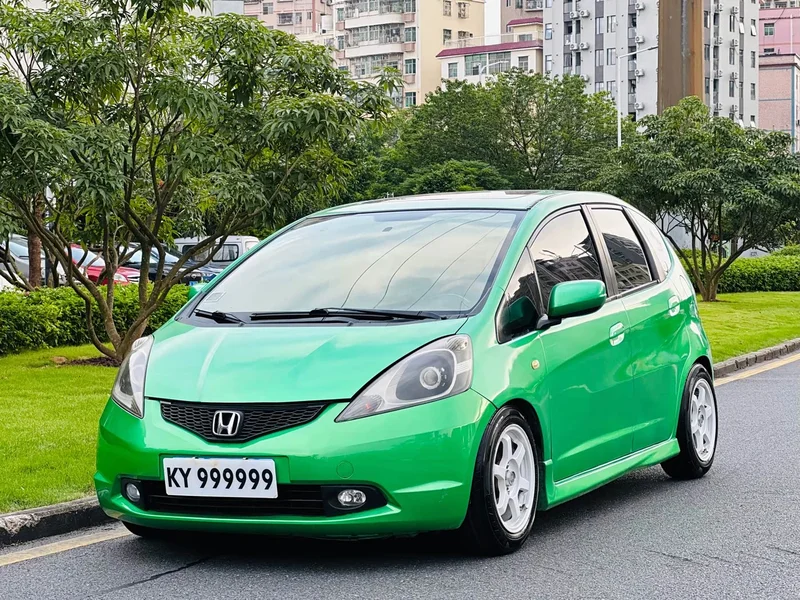 Honda Fit — фото 1