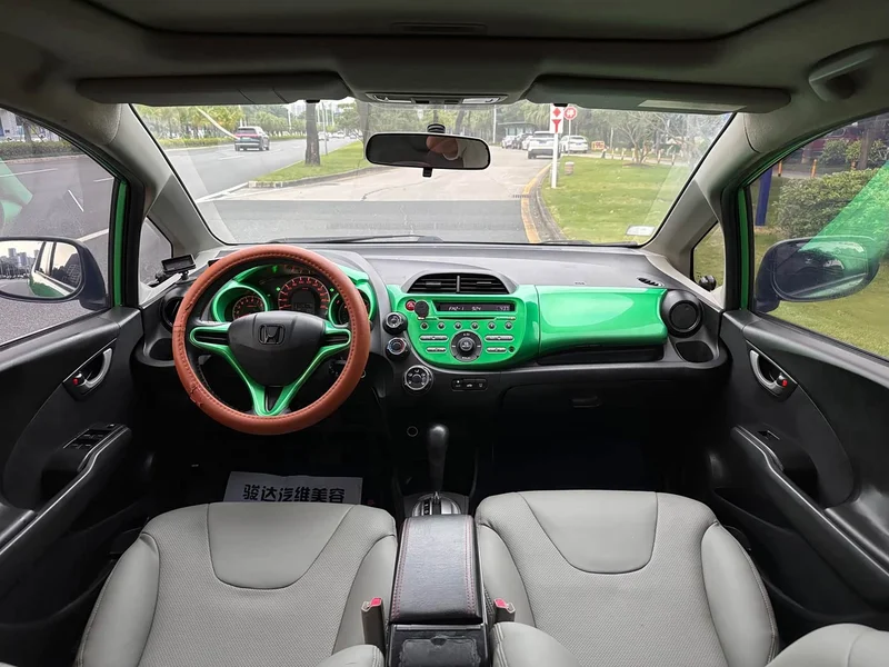 Honda Fit — фото 11