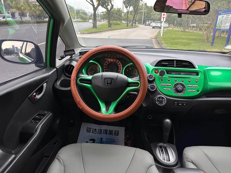 Honda Fit — фото 13