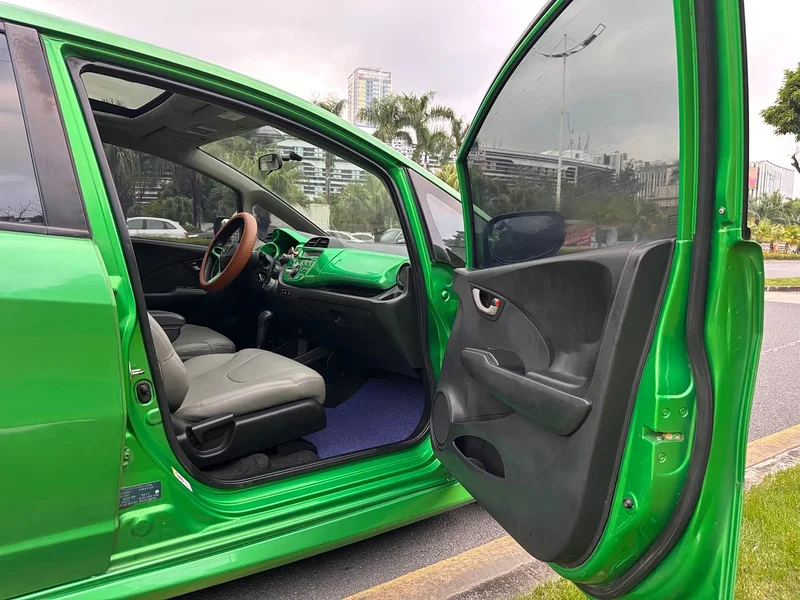 Honda Fit — фото 17