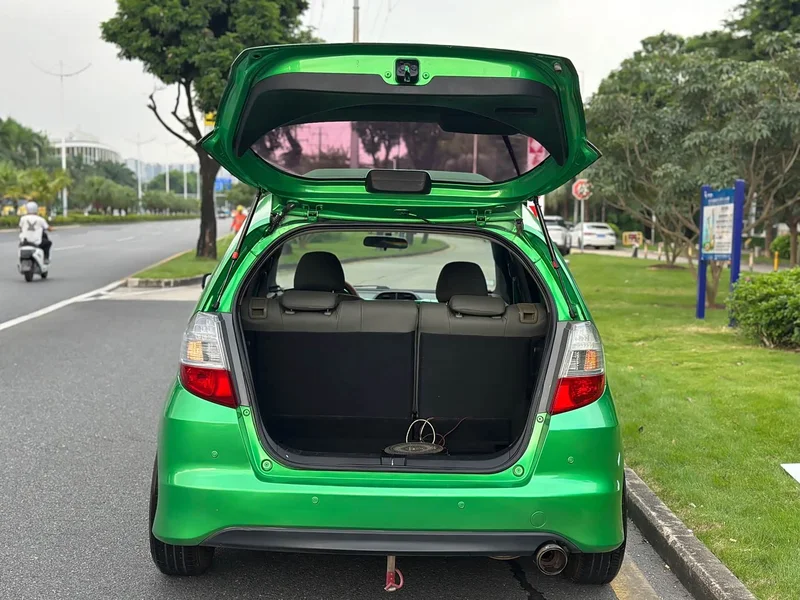 Honda Fit — фото 8