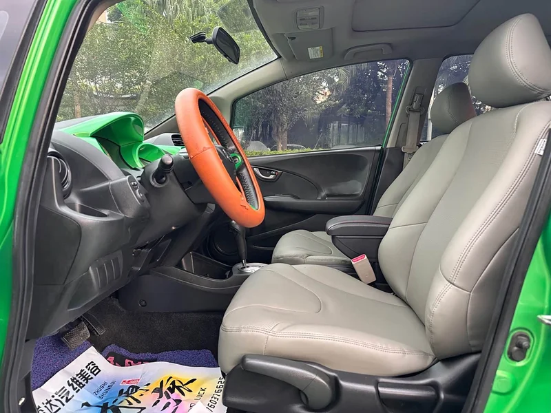 Honda Fit — фото 10
