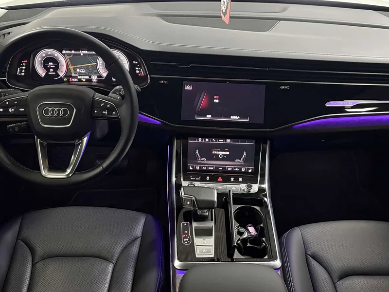 Audi Q7 — фото 12