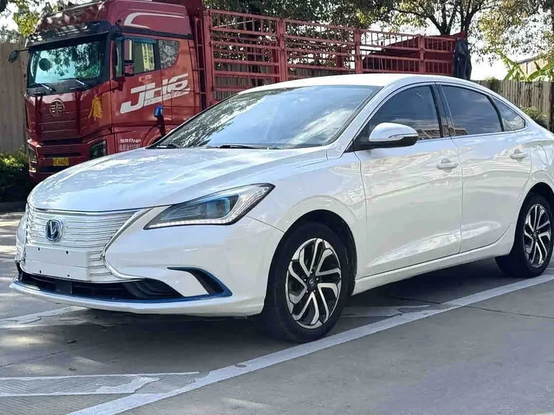 Changan Eado — фото 1