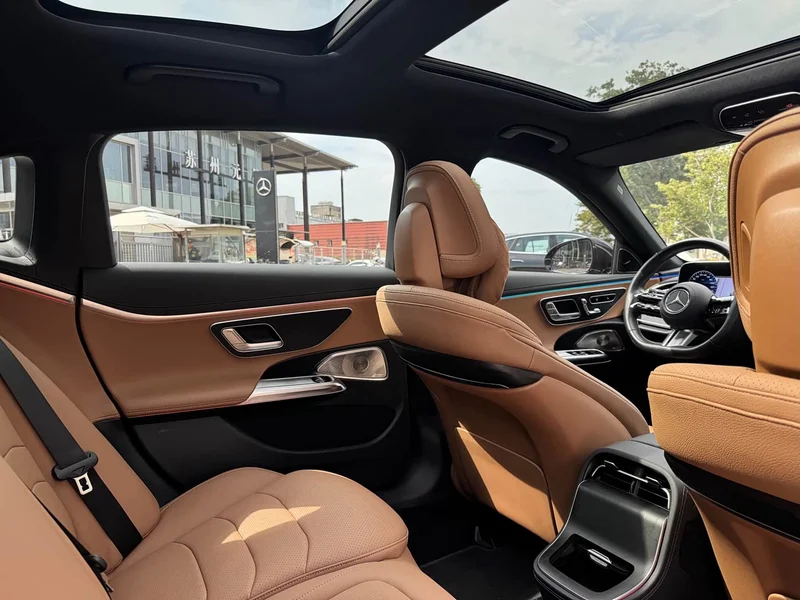 Mercedes-Benz E-Class — фото 14