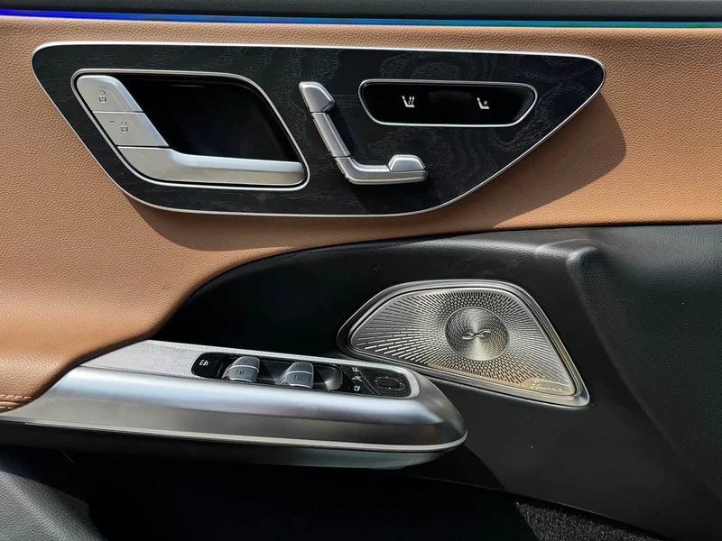 Mercedes-Benz E-Class — фото 10