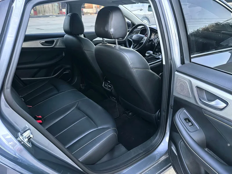 Roewe i6 MAX New Energy — фото 14