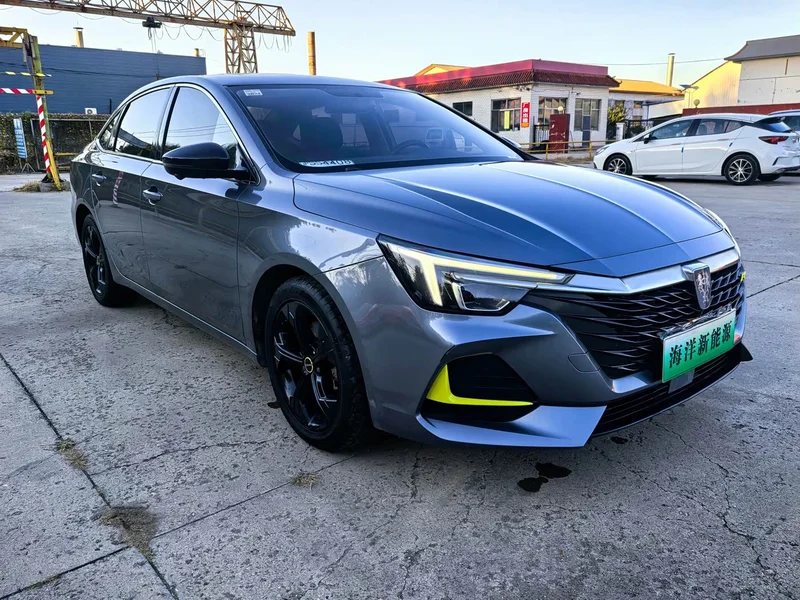 Roewe i6 MAX New Energy — фото 3