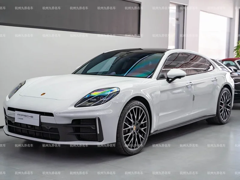 Porsche Panamera — фото 1