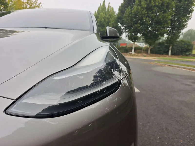 Tesla Model Y — фото 11