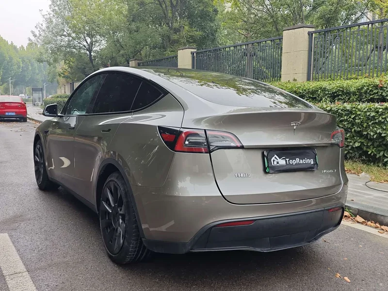 Tesla Model Y — фото 7