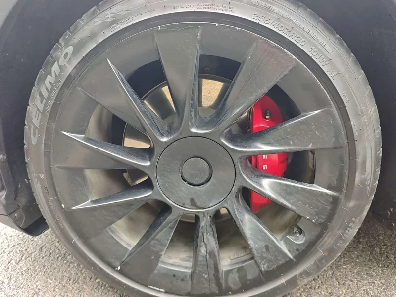 Tesla Model Y — фото 10