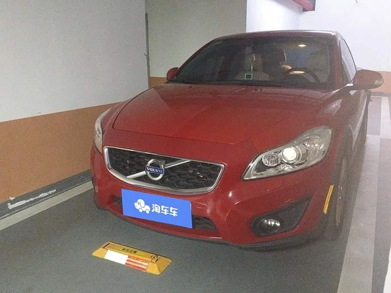 Volvo C30 — фото 1