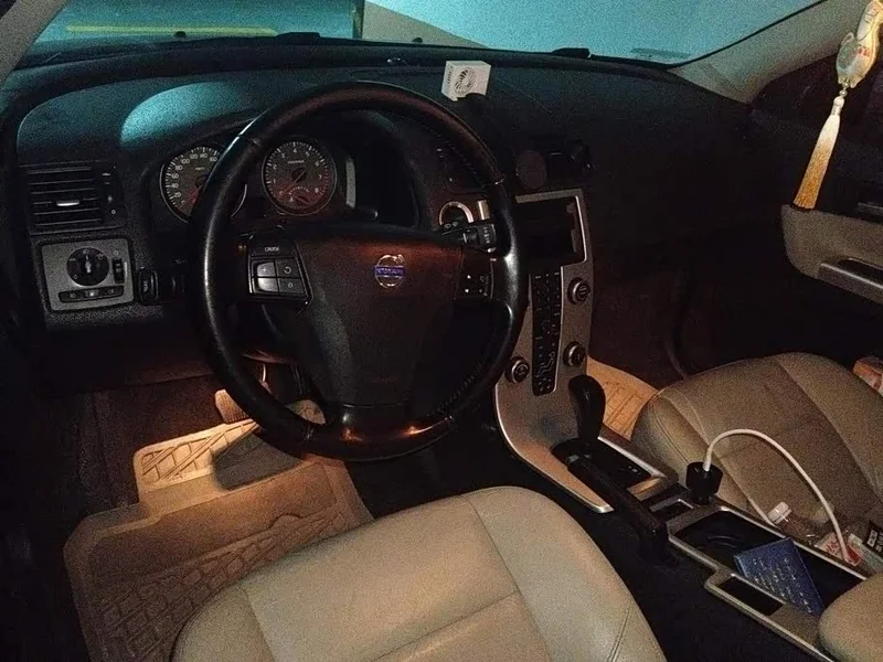 Volvo C30 — фото 12