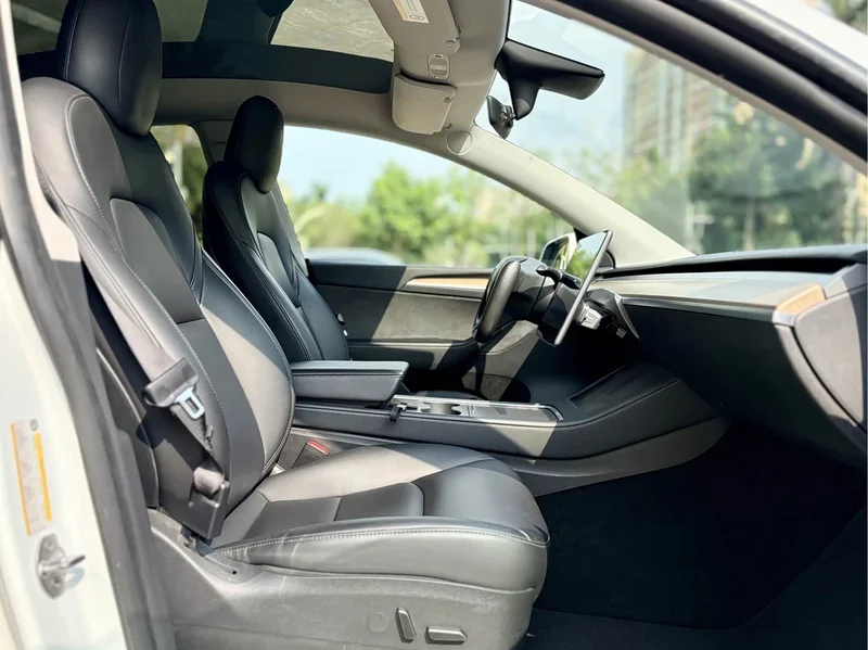 Tesla Model Y — фото 11