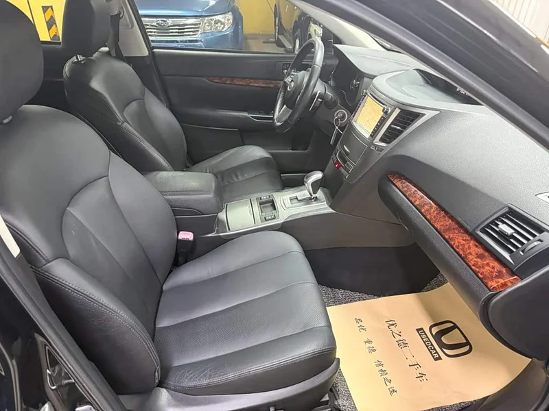 Subaru Outback — фото 11