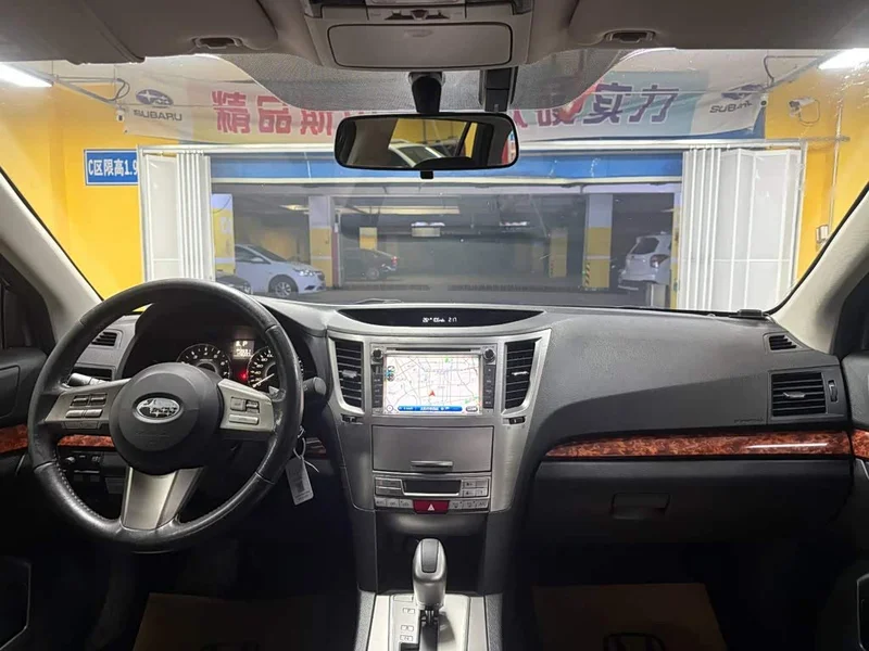 Subaru Outback — фото 12