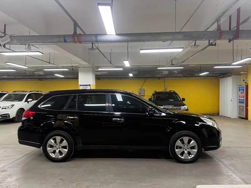 Subaru Outback — фото 5