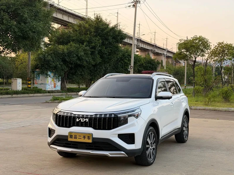 Kia Sportage — фото 1
