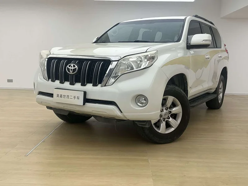 Toyota Prado — фото 1