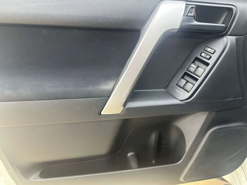 Toyota Prado — фото 11