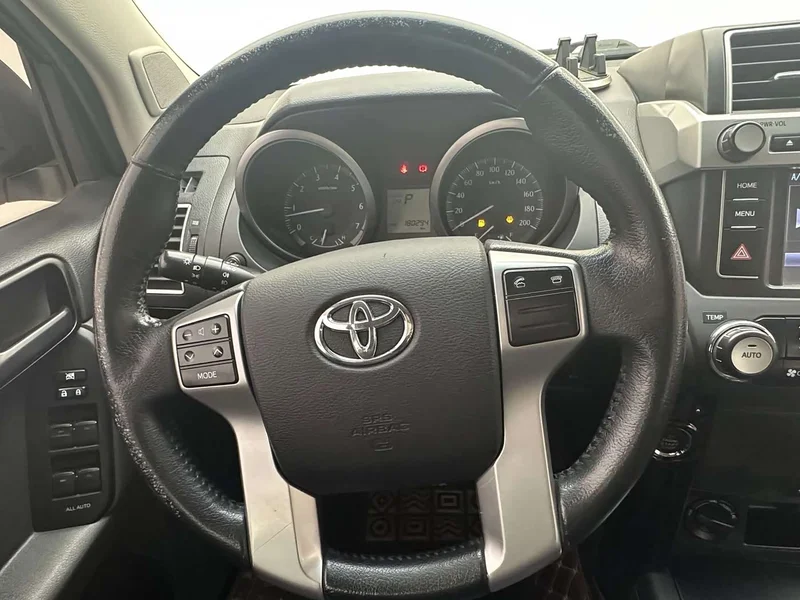 Toyota Prado — фото 10