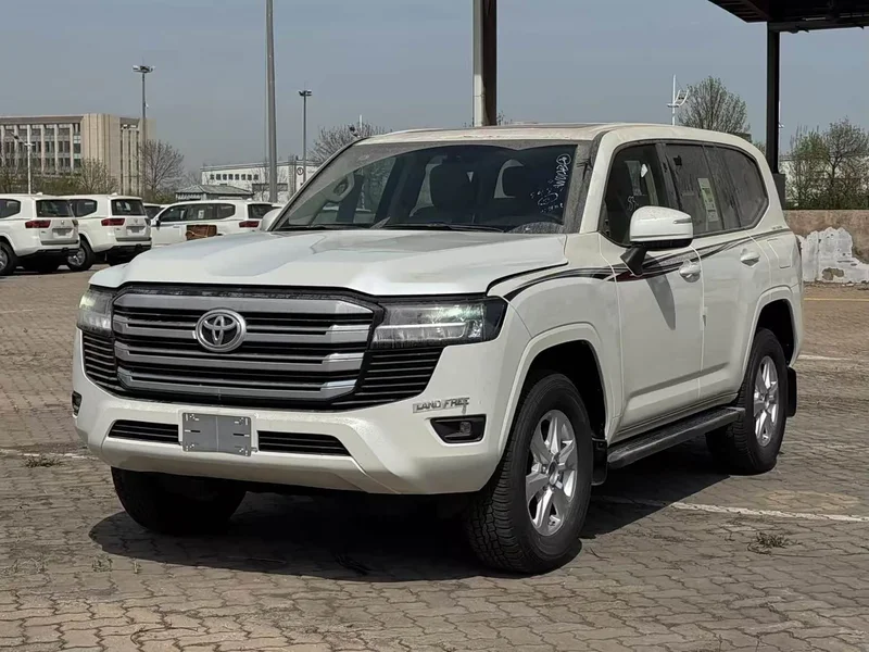 Toyota Land Cruiser (Imported) — фото 1