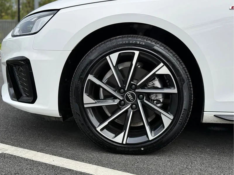 Audi A4L — фото 5
