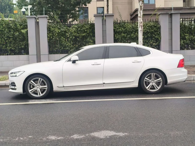 Volvo S90 — фото 4