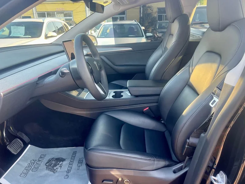 Tesla Model Y — фото 12