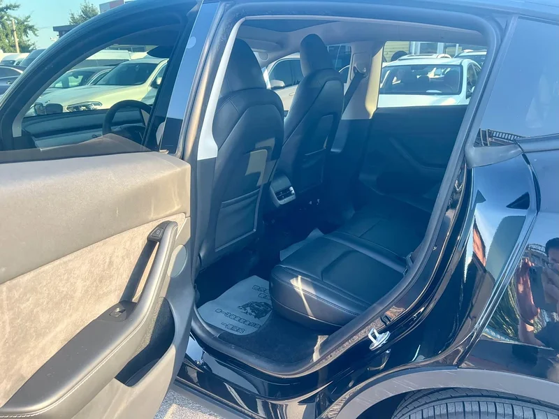 Tesla Model Y — фото 13