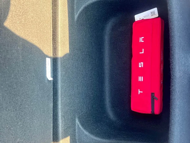 Tesla Model Y — фото 16