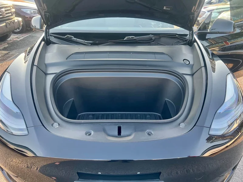 Tesla Model Y — фото 20