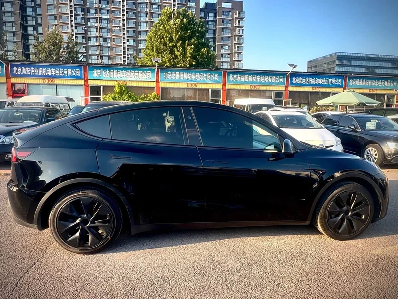 Tesla Model Y — фото 4