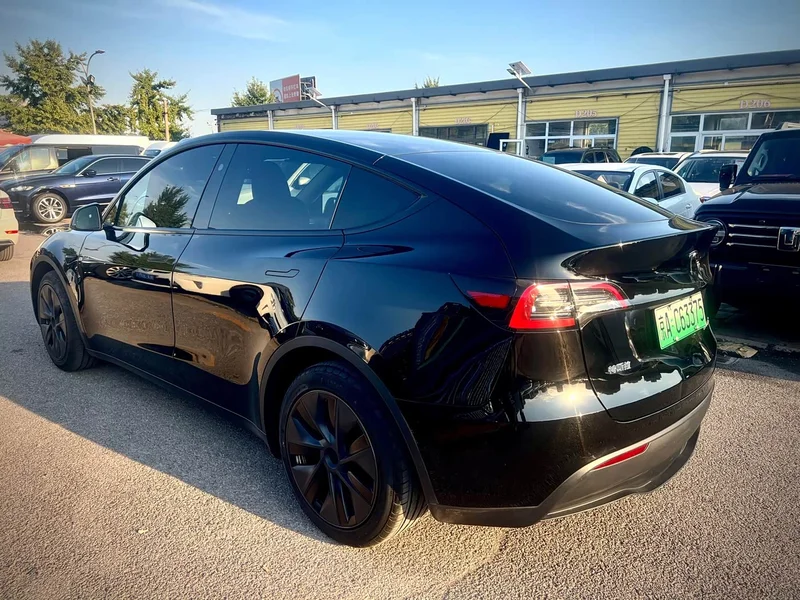 Tesla Model Y — фото 7